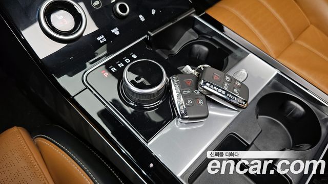 Land Rover Range Rover Velar 3.0 D300 R-Dynamic HSE 2020 — фото 9