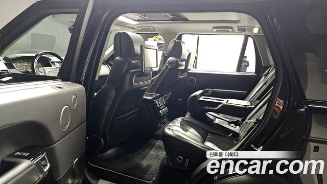 Land Rover Range Rover (IV) 4.4 SDV8 AB LWB DIESEL 2016 — фото 11