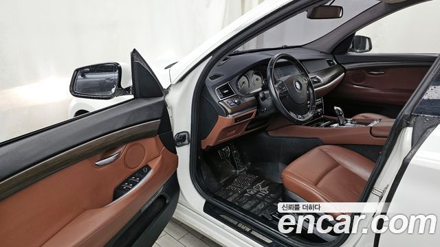 BMW 5 Series GT (F07) GT 30d xDrive 2013 — фото 10