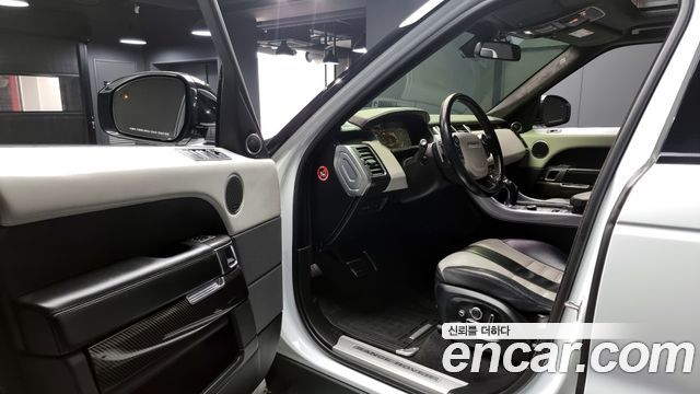 Land Rover Range Rover Sport (II) 5.0 SVR 2016 — фото 10