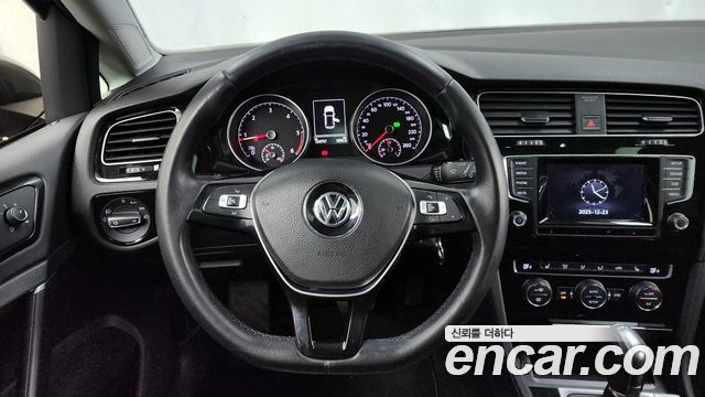 Volkswagen Golf (VII) 2.0 TDI 2013 — фото 13