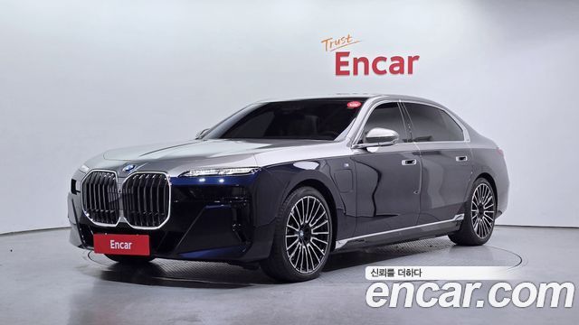 BMW 7 Series (G70) 750e xDrive M Sport 2025 — фото 1