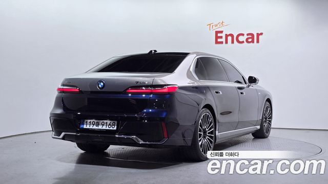 BMW 7 Series (G70) 750e xDrive M Sport 2025 — фото 2