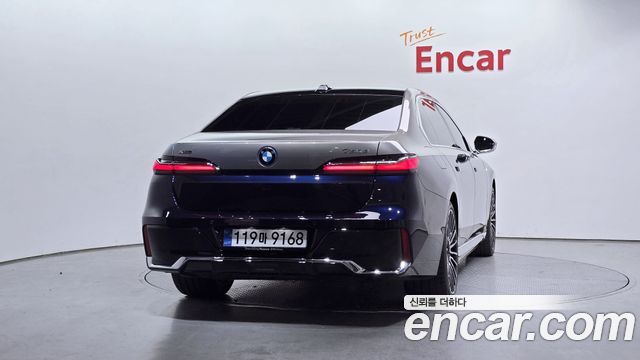BMW 7 Series (G70) 750e xDrive M Sport 2025 — фото 4