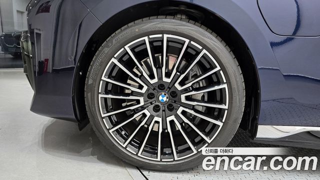 BMW 7 Series (G70) 750e xDrive M Sport 2025 — фото 5
