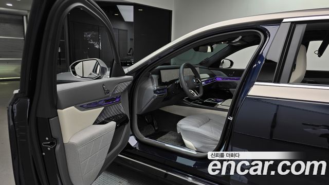 BMW 7 Series (G70) 750e xDrive M Sport 2025 — фото 11