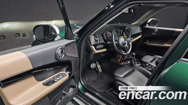 MINI Cooper D Countryman ALL4 2nd 2018 — фото 11