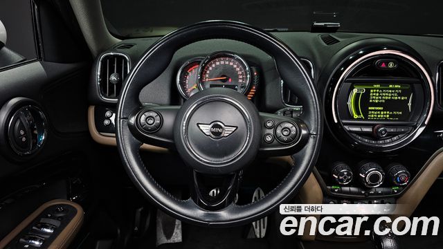 MINI Cooper D Countryman ALL4 2nd 2018 — фото 13