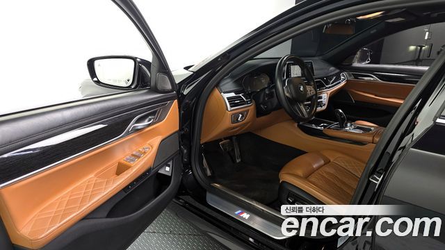 BMW 7 Series (G11) 745Le iPerformance M Sport 2020 — фото 10