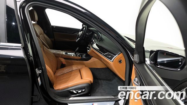 BMW 7 Series (G11) 745Le iPerformance M Sport 2020 — фото 15