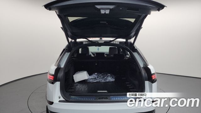 Land Rover Range Rover Velar 3.0 P400 Dynamic HSE 2025 — фото 20