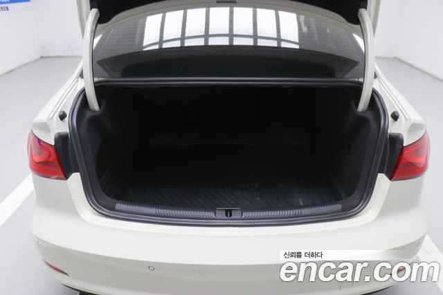 Audi A3 2.0 TDI Dynamic 8V 2014 — фото 23