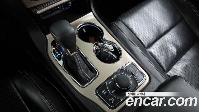 Jeep Grand Cherokee 3.0 Diesel Overland WK2 2016 — фото 9