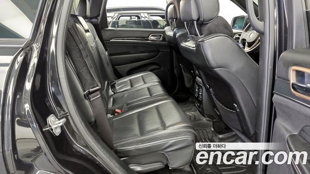 Jeep Grand Cherokee 3.0 Diesel Overland WK2 2016 — фото 12