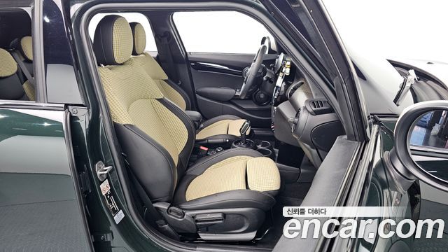 MINI Cooper S 5Door Resolute Edition 3rd Gen 2023 — фото 10