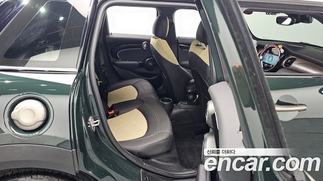 MINI Cooper S 5Door Resolute Edition 3rd Gen 2023 — фото 11