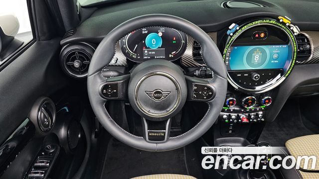 MINI Cooper S 5Door Resolute Edition 3rd Gen 2023 — фото 13