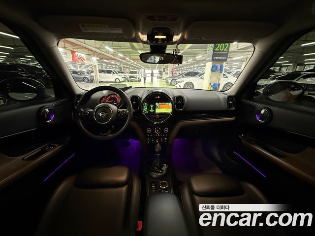 MINI Cooper Countryman HIGH 2nd 2018 — фото 10