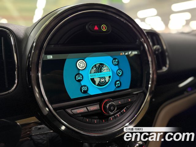 MINI Cooper Countryman HIGH 2nd 2018 — фото 15