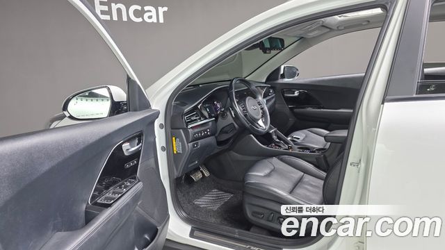 Kia Niro 1.6 HEV Noblesse Special 2021 — фото 12