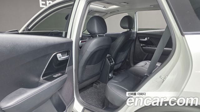 Kia Niro 1.6 HEV Noblesse Special 2021 — фото 17
