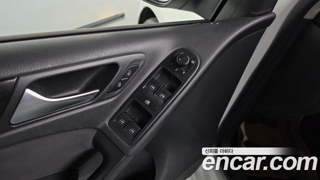 Volkswagen Golf (VI) 1.6 TDI Blue Motion StyleEdition 2013 — фото 17
