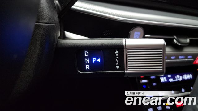 Hyundai Grandeur (GN7) 2,5 Gasoline 2WD Premium 2023 — фото 9