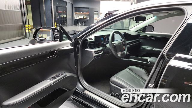Hyundai Grandeur (GN7) 2,5 Gasoline 2WD Premium 2023 — фото 10