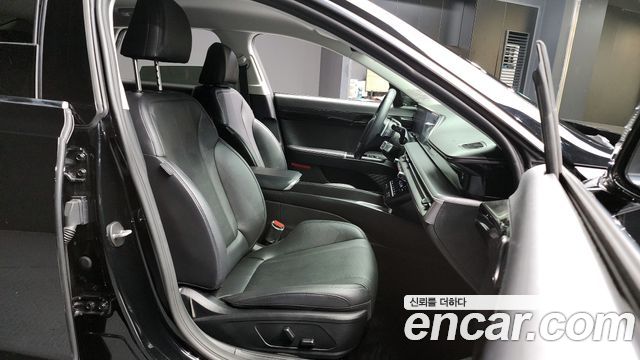 Hyundai Grandeur (GN7) 2,5 Gasoline 2WD Premium 2023 — фото 11