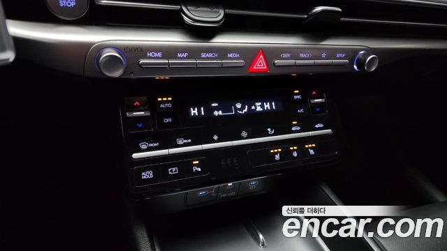 Hyundai Grandeur (GN7) 2,5 Gasoline 2WD Premium 2023 — фото 17