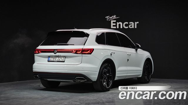 Volkswagen Touareg (III) 3.0 TDI Prestige 2024 — фото 2