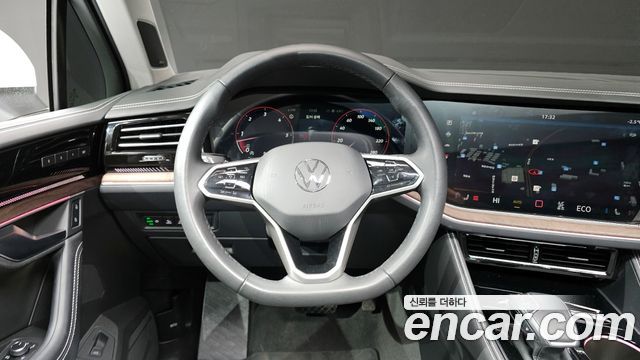 Volkswagen Touareg (III) 3.0 TDI Prestige 2024 — фото 13