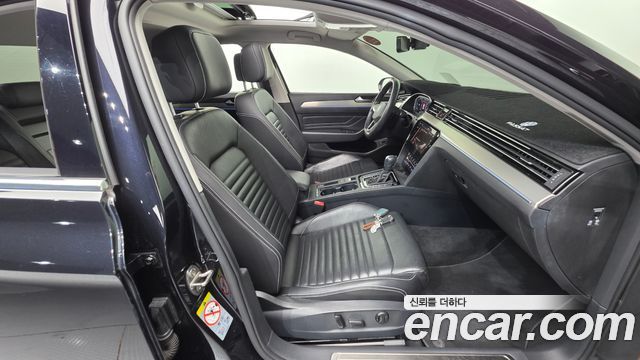 Volkswagen Passat GT (B8) 2.0 TDI Prestige 2022 — фото 10