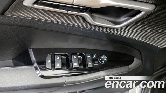 Kia Sportage (V) Diesel 2.0 2WD Prestige 2022 — фото 14