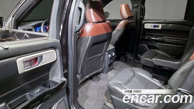 Ford Explorer (VI) 3.0 Platinum 4WD 2021 — фото 11