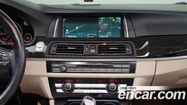 BMW 5 Series (F10) 520d xDrive Luxury 2014 — фото 19