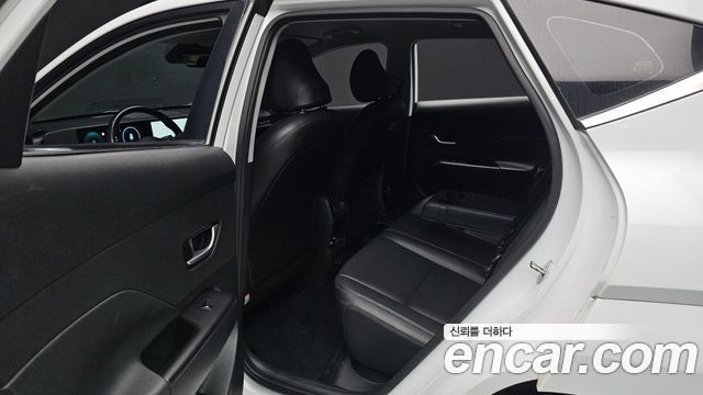 Hyundai Kona Electric (SX2) Long Range Premium 2023 — фото 12