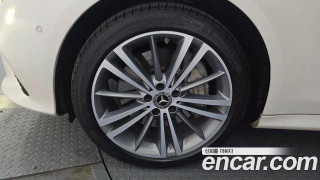 Mercedes-Benz CLS-Class (C257) CLS400d 4MATIC 2019 — фото 5