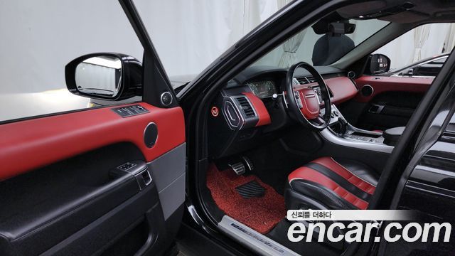 Land Rover Range Rover Sport (II) 5.0 SVR 2017 — фото 10