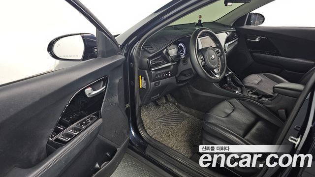 Kia Niro 1.6 HEV Prestige 2021 — фото 11