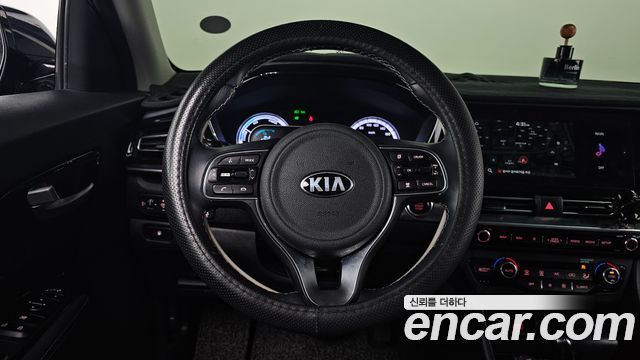 Kia Niro 1.6 HEV Prestige 2021 — фото 13