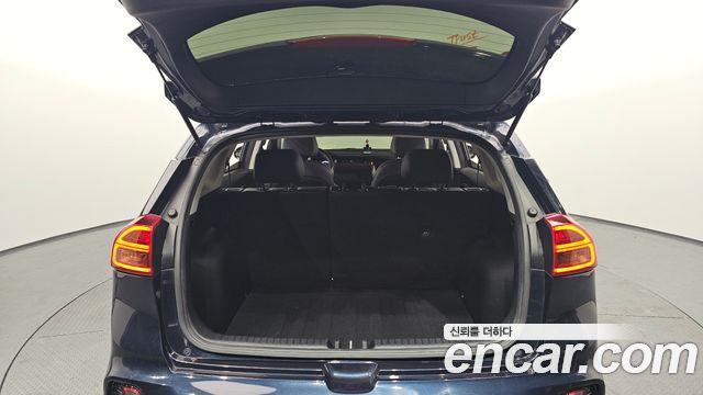 Kia Niro 1.6 HEV Prestige 2021 — фото 20