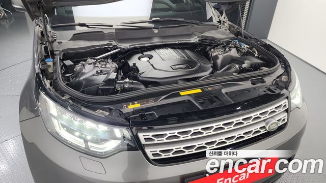 Land Rover Discovery 5 3.0 SD6 HSE Luxury 2019 — фото 6