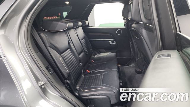 Land Rover Discovery 5 3.0 SD6 HSE Luxury 2019 — фото 12