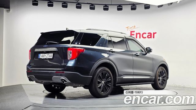 Ford Explorer (VI) 2.3 LimIted 4WD 2022 — фото 2