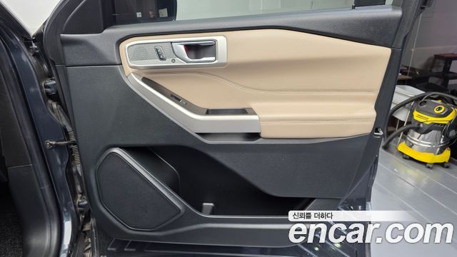 Ford Explorer (VI) 2.3 LimIted 4WD 2022 — фото 25
