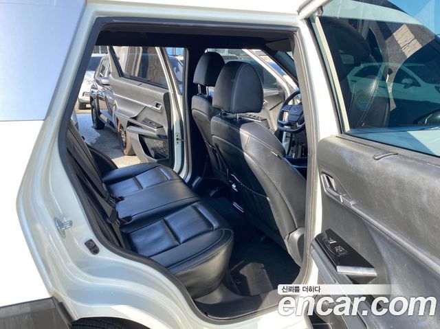 KG Mobility (SsangYong) Torres Gasoline 1.5 4WD T7 2023 — фото 20