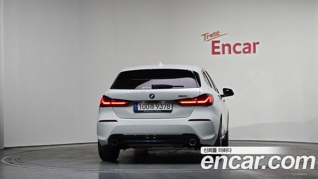 BMW 1 Series (F40) 120i Sports 2022 — фото 4