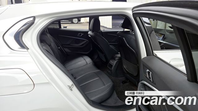 BMW 1 Series (F40) 120i Sports 2022 — фото 12