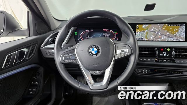 BMW 1 Series (F40) 120i Sports 2022 — фото 13